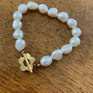 Wolf Circus Pearl Bracelet